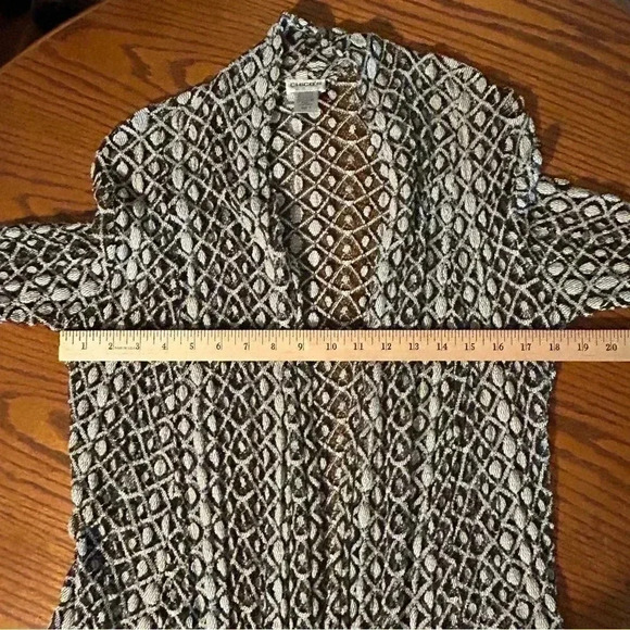 Chicos Size 1 US Medium Drape Shawl Open Weave Cardigan Brown Ivory Geometric - Picture 7 of 8
